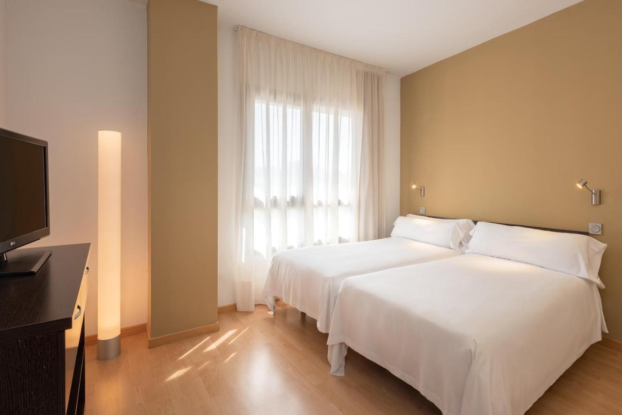 Madrid Airport Suites, Affiliated By Melia מראה חיצוני תמונה