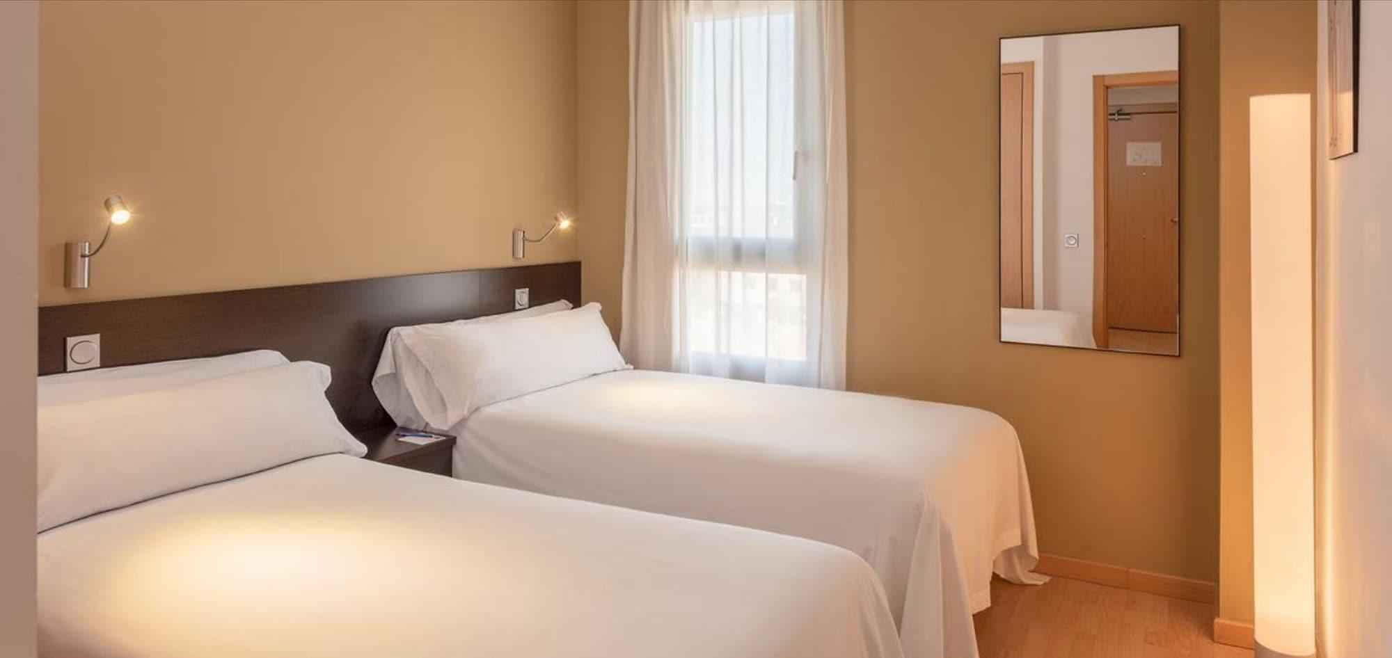 Madrid Airport Suites, Affiliated By Melia מראה חיצוני תמונה