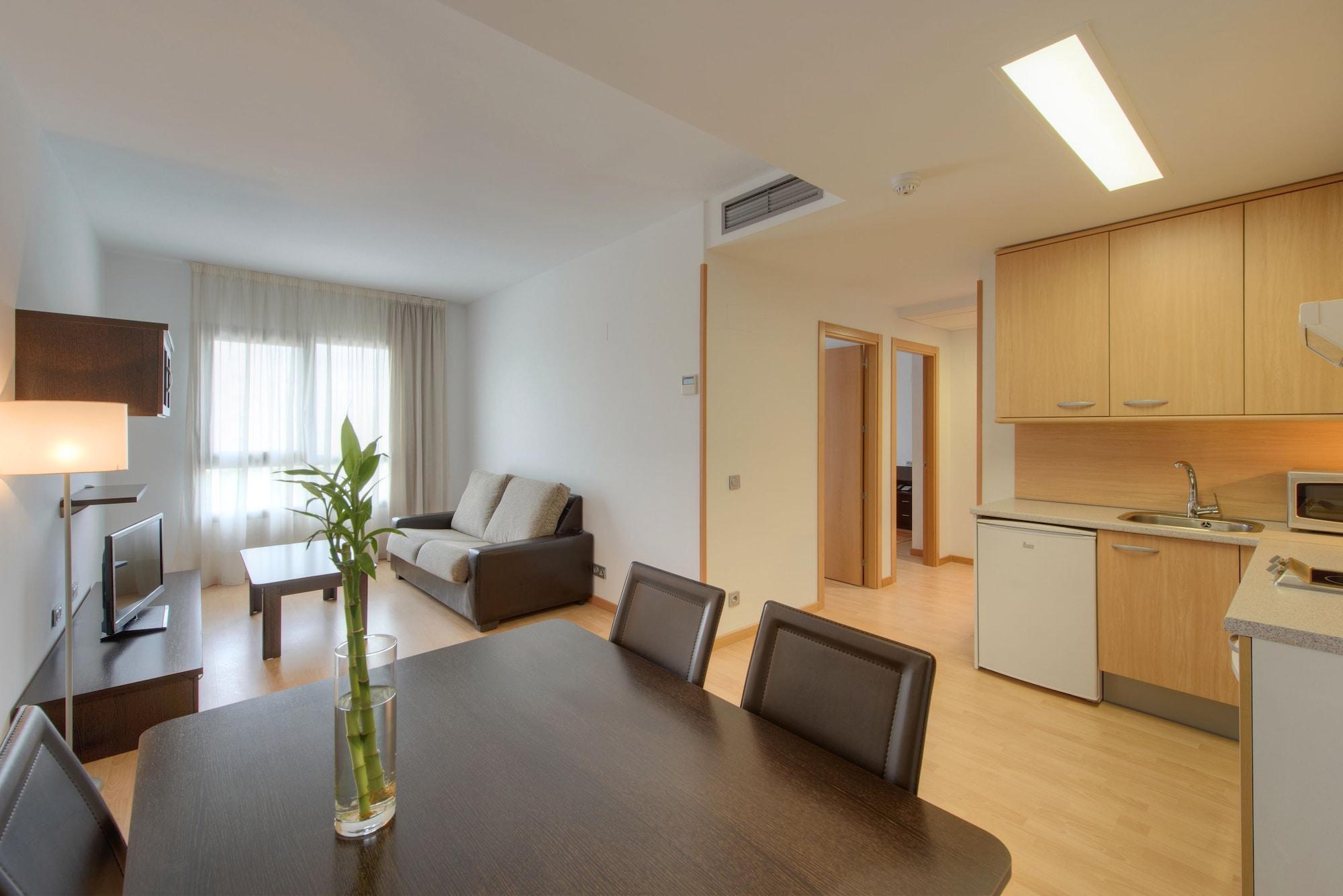 Madrid Airport Suites, Affiliated By Melia מראה חיצוני תמונה