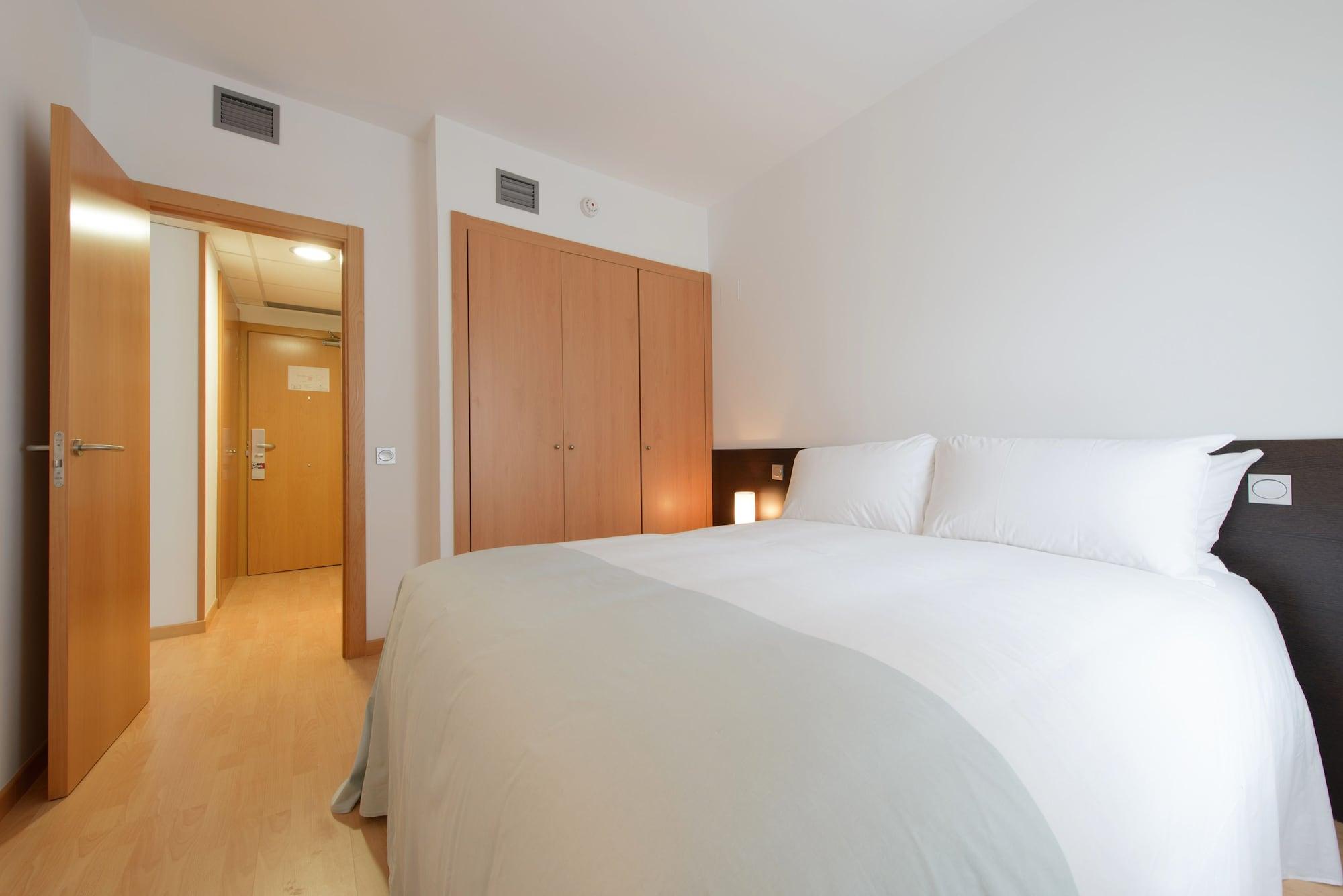 Madrid Airport Suites, Affiliated By Melia מראה חיצוני תמונה