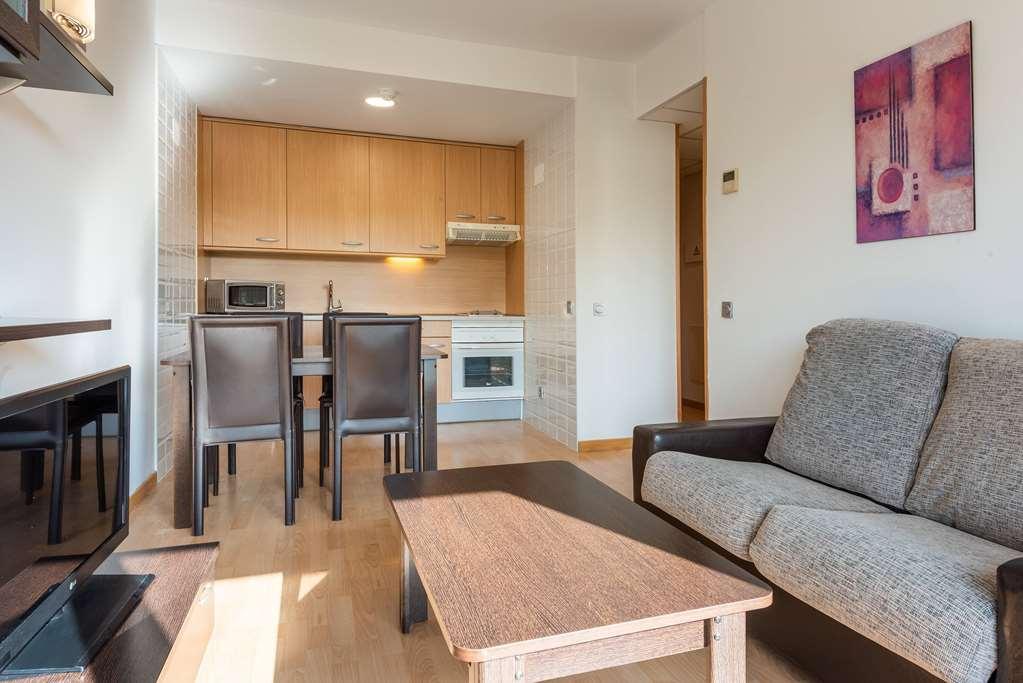Madrid Airport Suites, Affiliated By Melia חדר תמונה