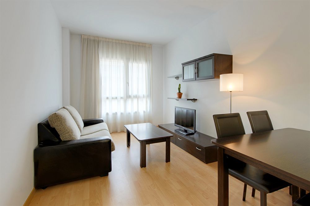 Madrid Airport Suites, Affiliated By Melia מראה חיצוני תמונה