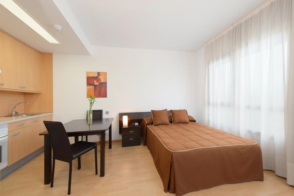 Madrid Airport Suites, Affiliated By Melia מראה חיצוני תמונה