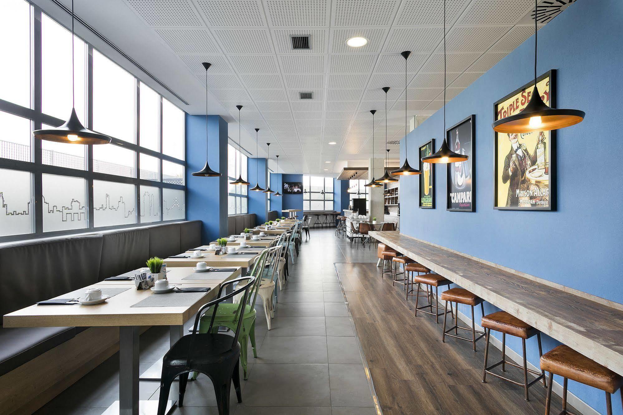 Madrid Airport Suites, Affiliated By Melia מראה חיצוני תמונה