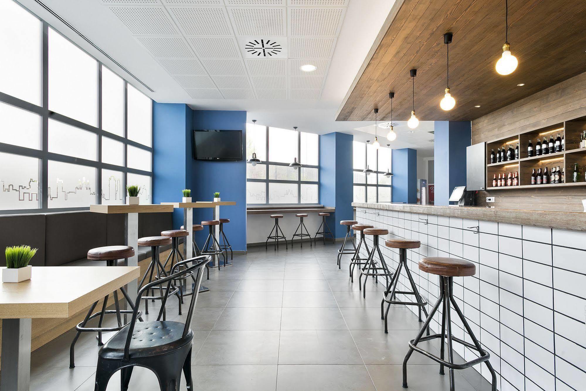 Madrid Airport Suites, Affiliated By Melia מראה חיצוני תמונה