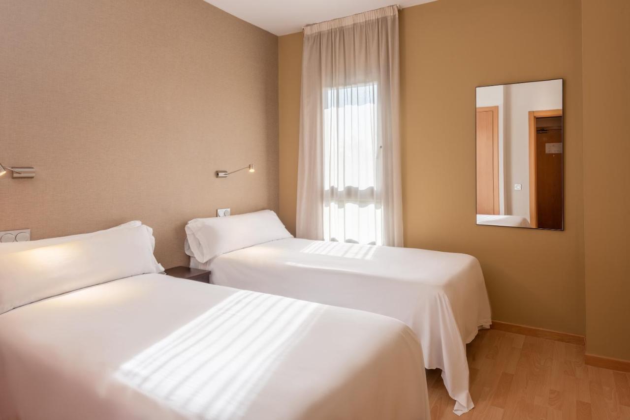 Madrid Airport Suites, Affiliated By Melia מראה חיצוני תמונה
